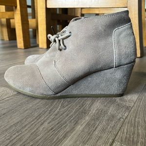 Tom’s Desert Suede Kala Wedge